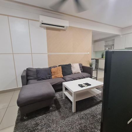 Lovely 3-Bedroom Serviced Apartment @ サイバージャヤ エクステリア 写真