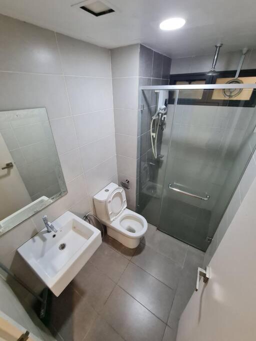 Lovely 3-Bedroom Serviced Apartment @ サイバージャヤ エクステリア 写真