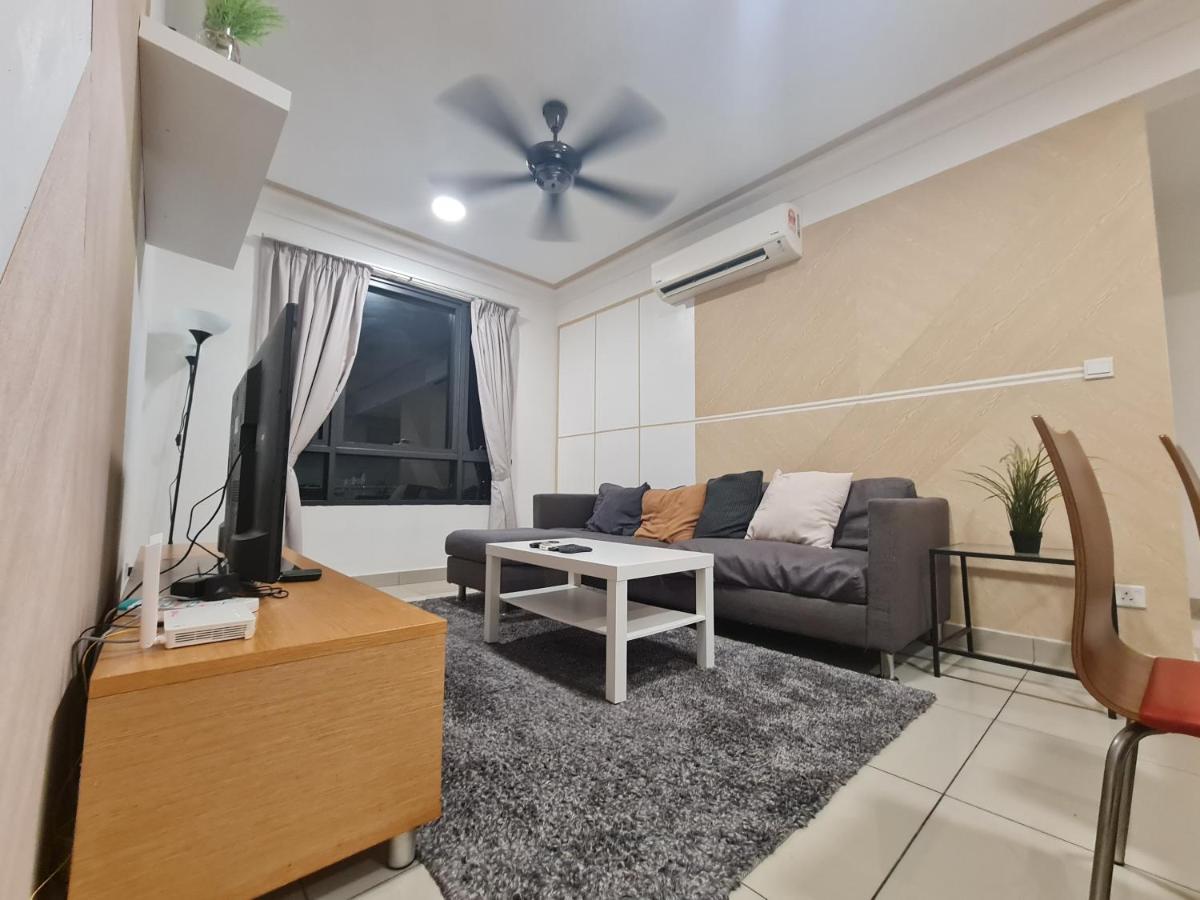 Lovely 3-Bedroom Serviced Apartment @ サイバージャヤ エクステリア 写真