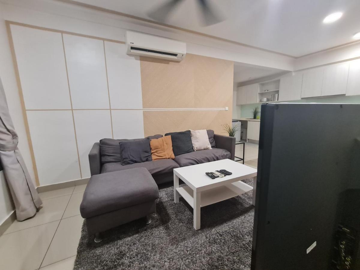 Lovely 3-Bedroom Serviced Apartment @ サイバージャヤ エクステリア 写真